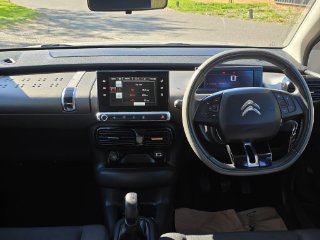 /photos/9318/098f98e8-69b4-40f7-a0c2-31402a20d394_i320x240.jpg