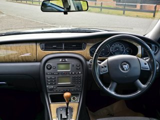 /photos/9318/0ed572b9-e4ae-ab6e-cbe1-890bcf566804_i320x240.jpg