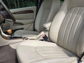 /photos/9318/2b134a45-6716-4271-89fa-38e0a30ac404_i320x240.jpg